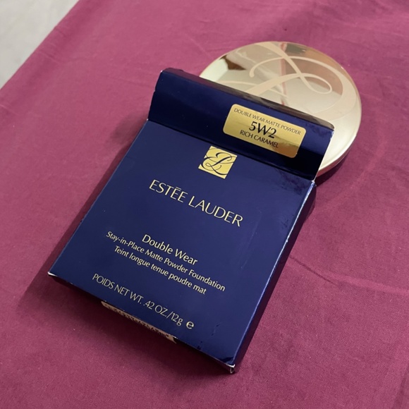 Powder Foundation - Picture 6 of 6